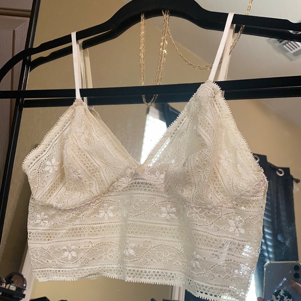 Cream floral pattern bra